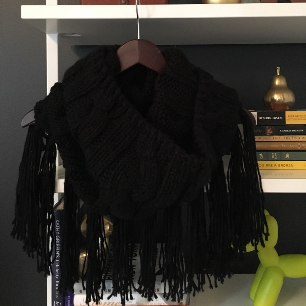 Zara Man fringe snood