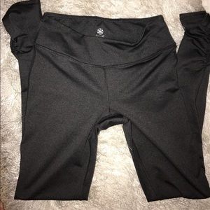 BRAND NEW GAIAM LEGGINGS