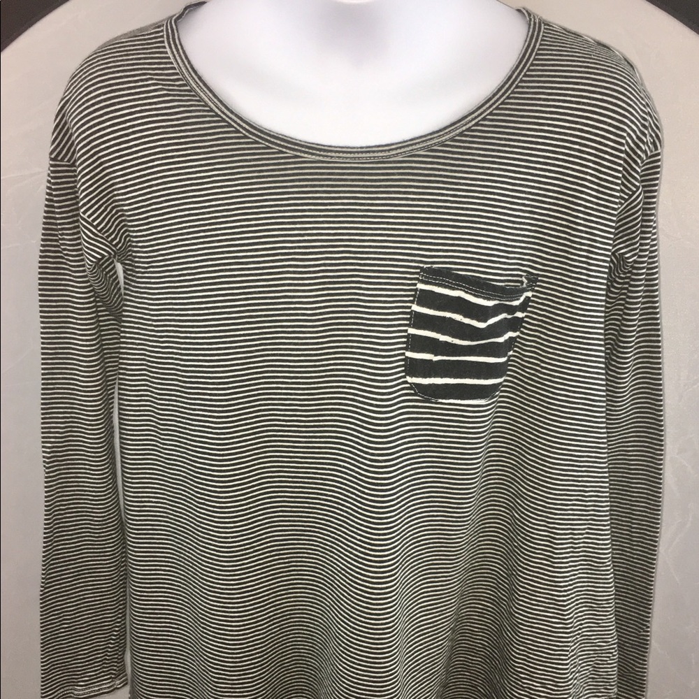 Abercrombie Girls med. long sleeve Black n White