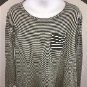 Abercrombie Girls med. long sleeve Black n White