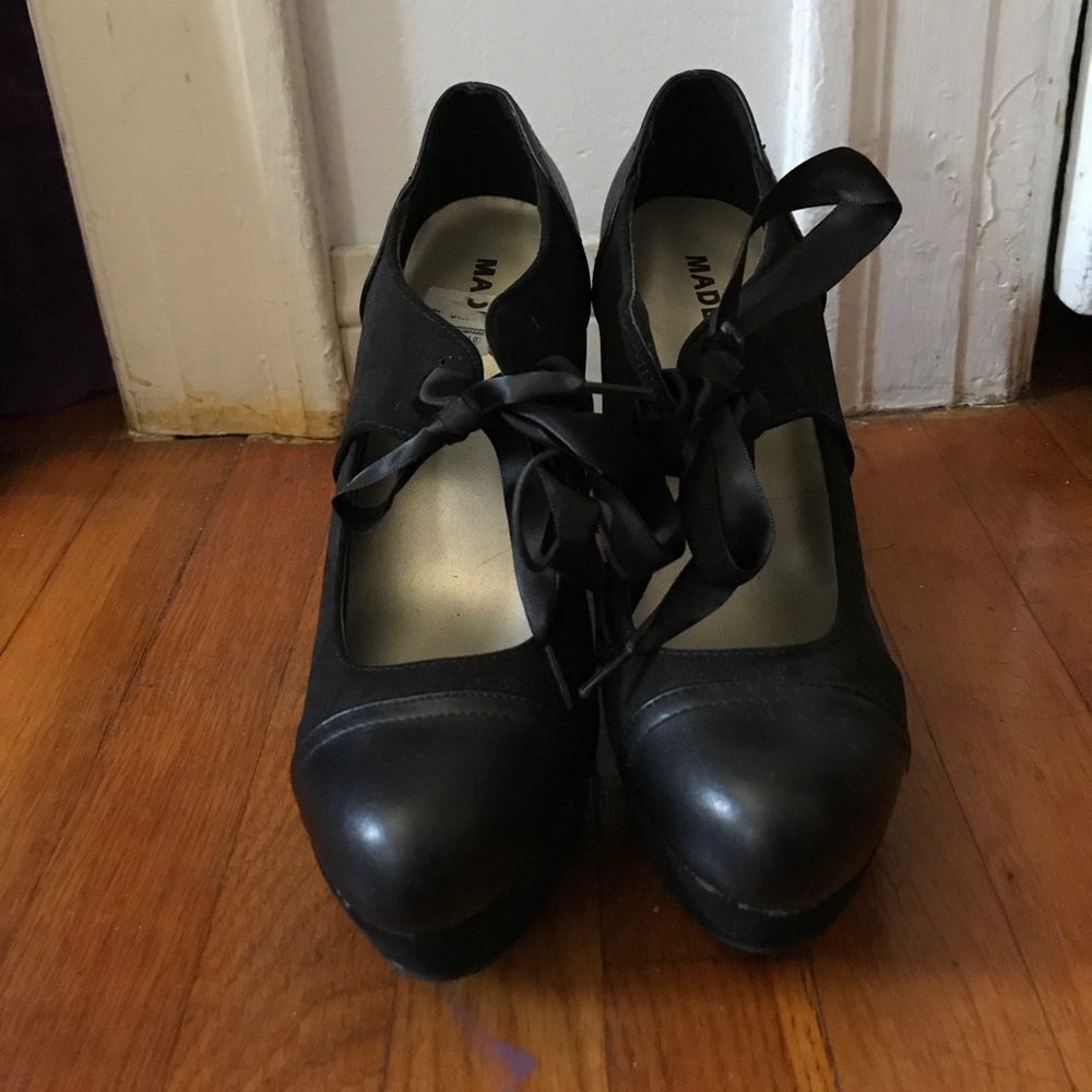Closed Toe Wedges