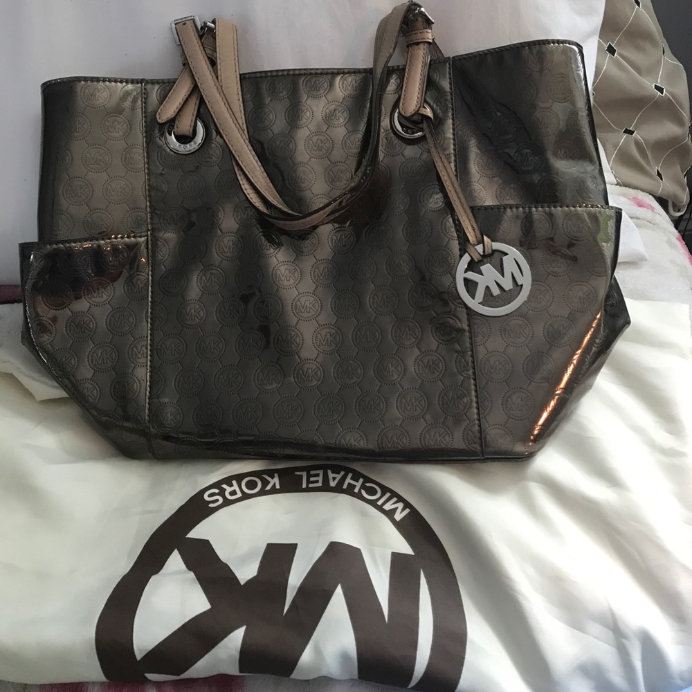 Michael kors logo handbag