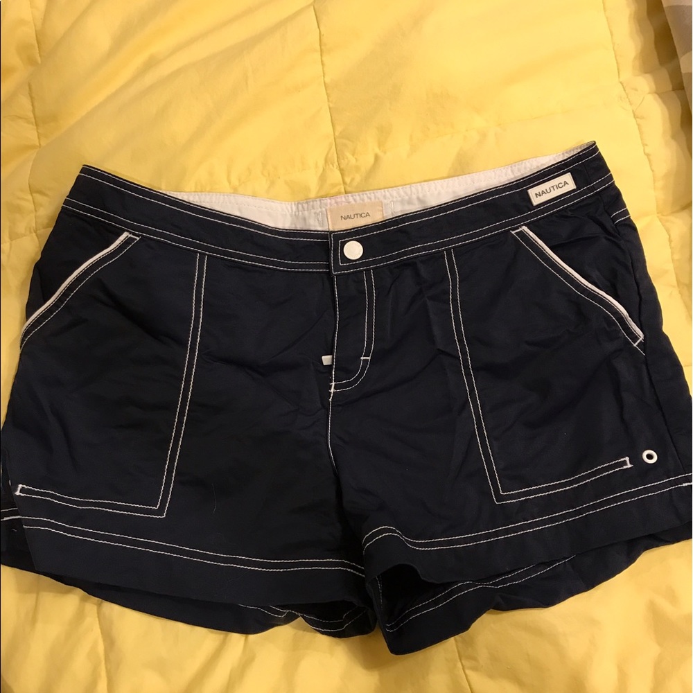 Nautica M navy board shorts.