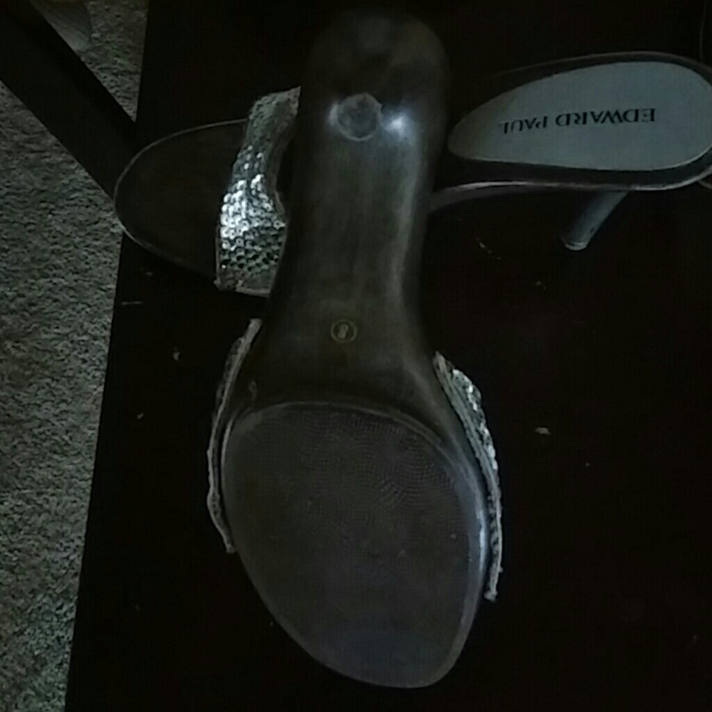 High heels - Picture 4 of 4