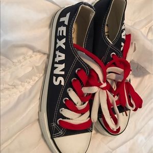 Sz 9 Texans tennis shoes