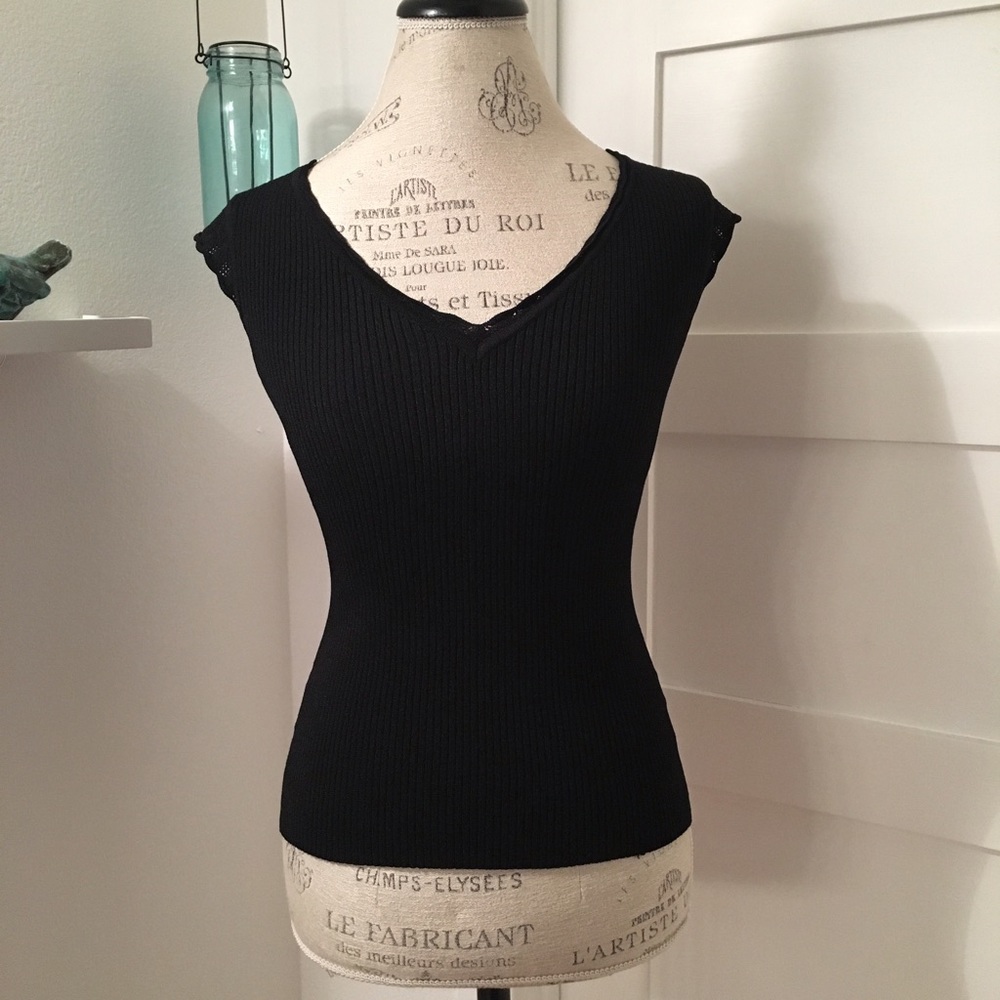 Banana Republic Sleeveless V Neck