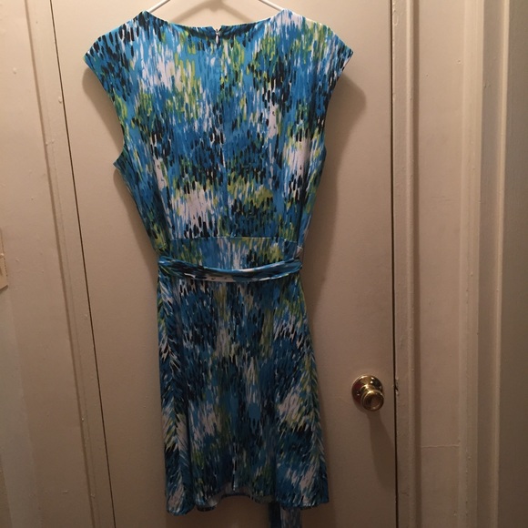 Tahari Cap Sleeve Dress - Picture 2 of 5