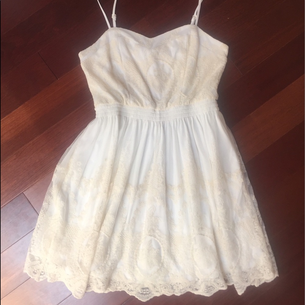 Pins & Needles Sweetheart Lace Dress