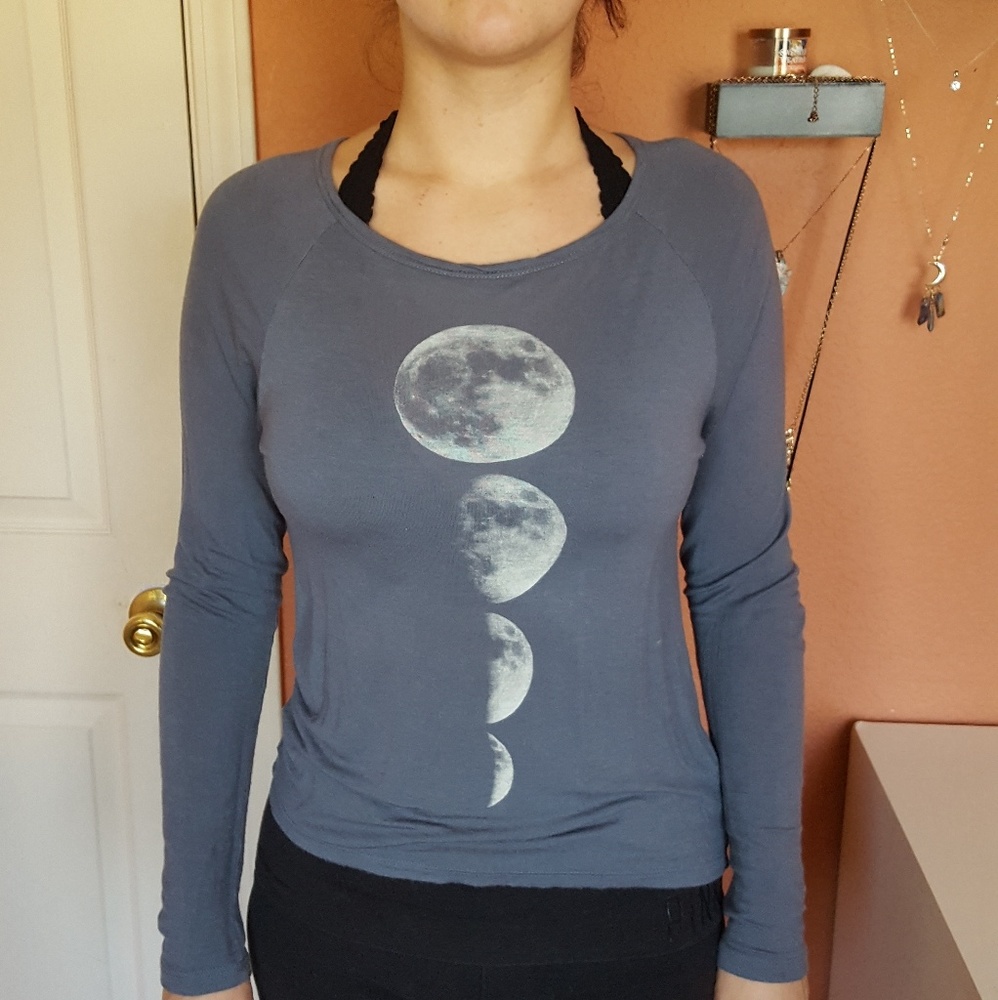 Long sleeve Tee.
