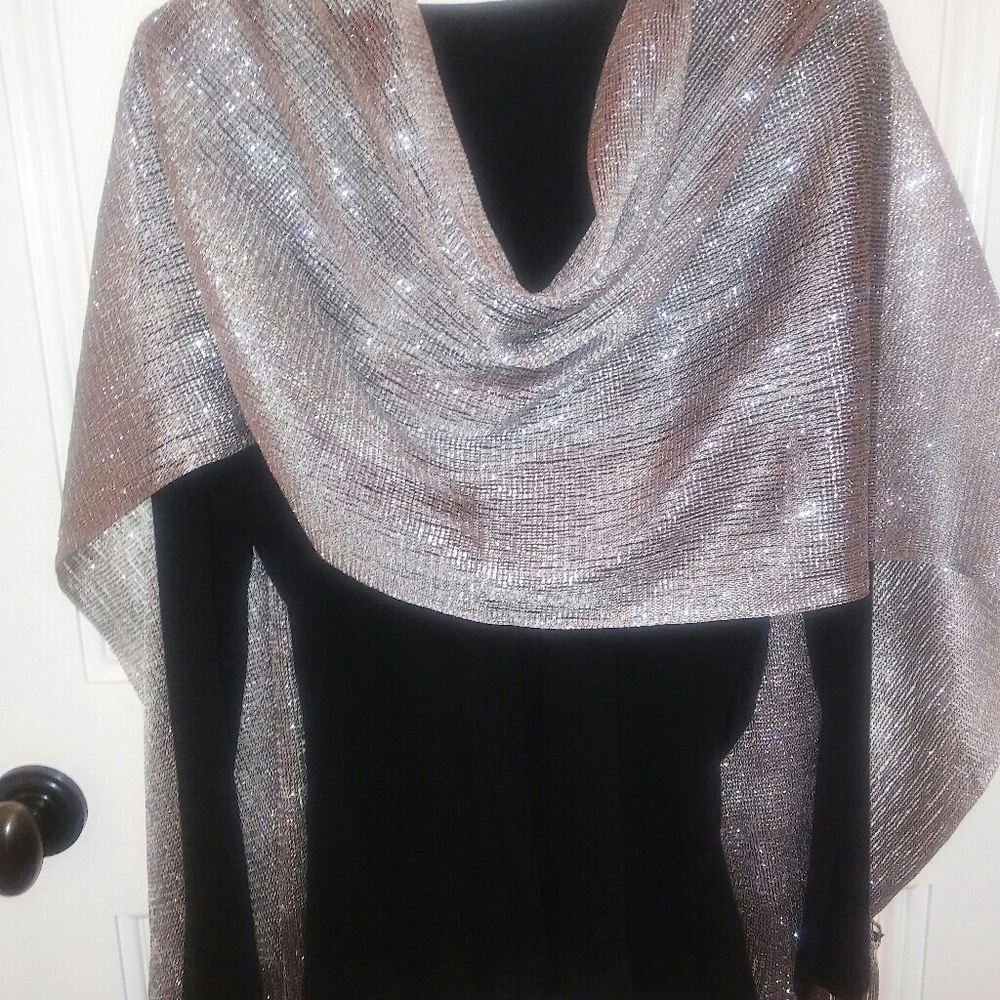 Scarf/light wrap