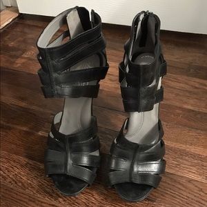 LIKE NEW Kenneth Cole Street Heels!