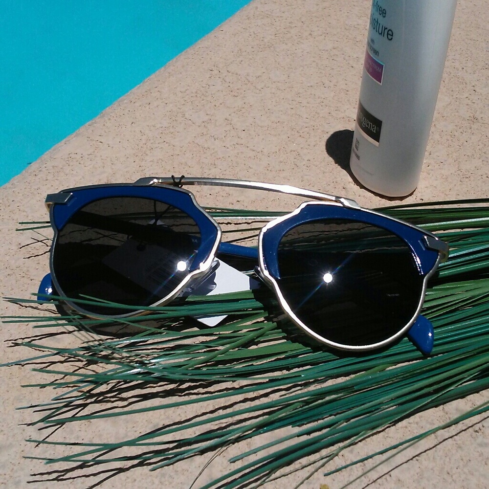 🔹Free with Purchase 🔹