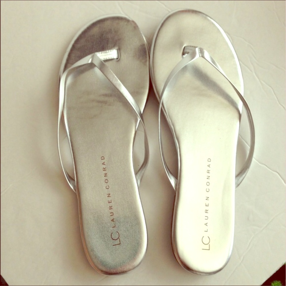 Lauren Conrad flip flops💋