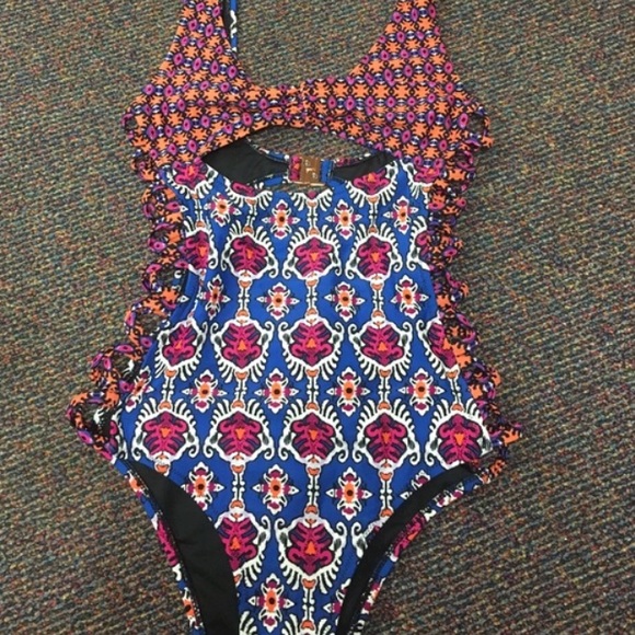 One piece bathing suit - Picture 3 of 6