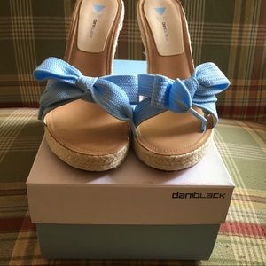 High heel sandals with Carolina blue lases!