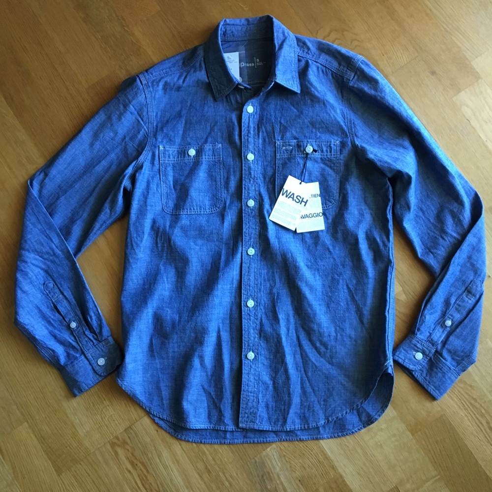 Men's Gap chambray shirt with tags