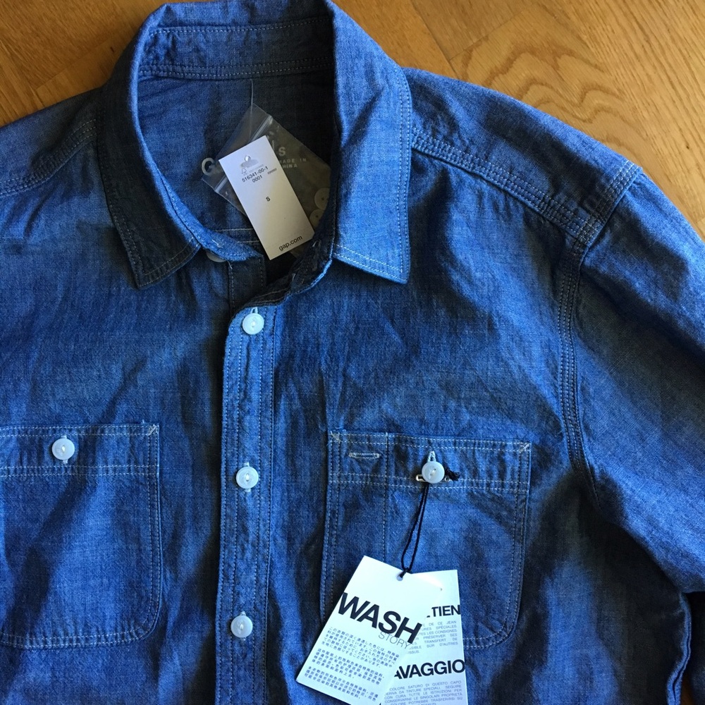 Men's Gap chambray shirt with tags - Picture 2 of 3