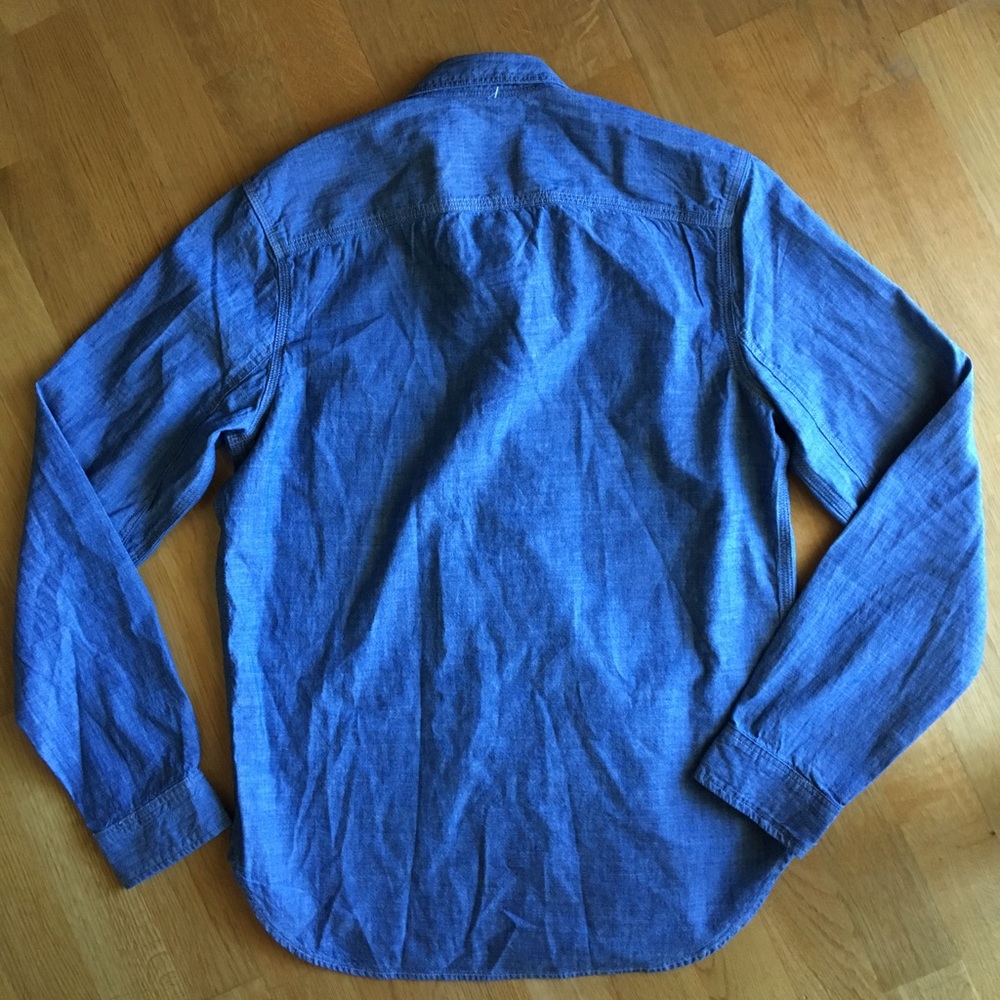 Men's Gap chambray shirt with tags - Picture 3 of 3