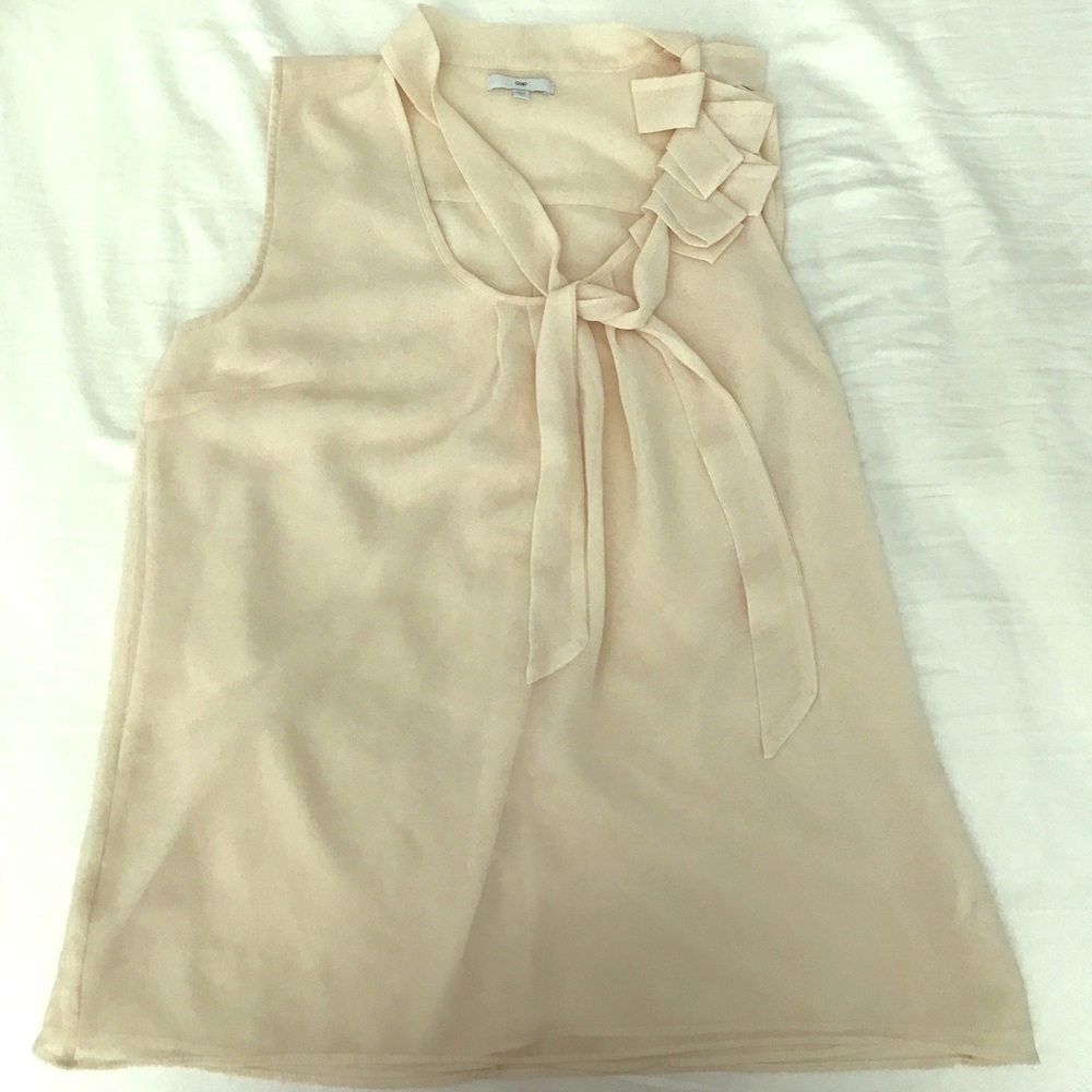 Cream Gap neck tie top!