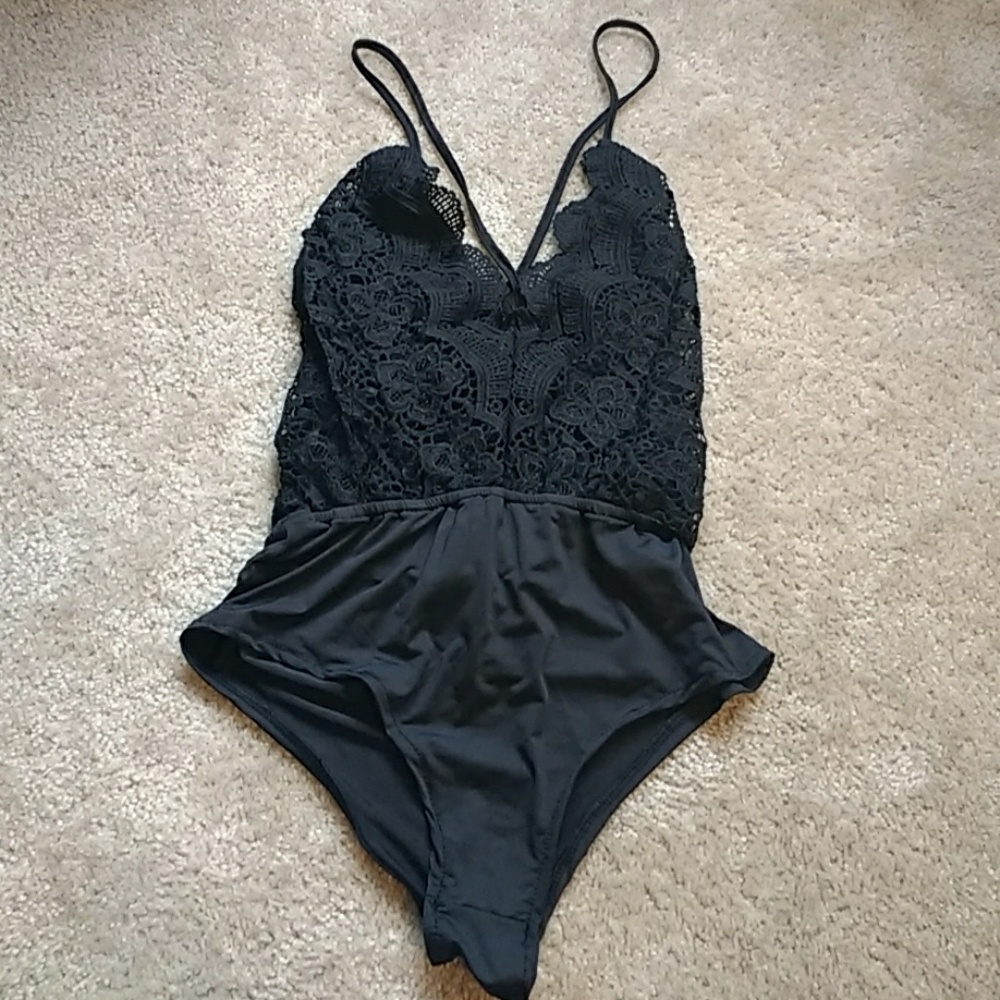Moving! Everything must go🎉lace bodysuit NWOT