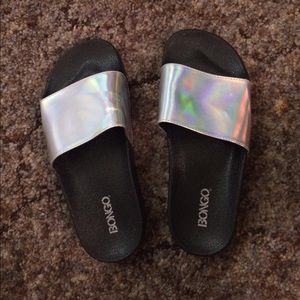 Holographic Slides