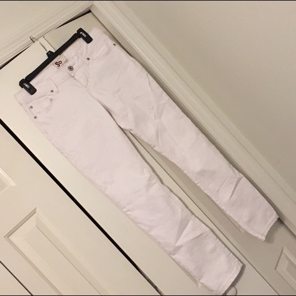 White skinny jeans