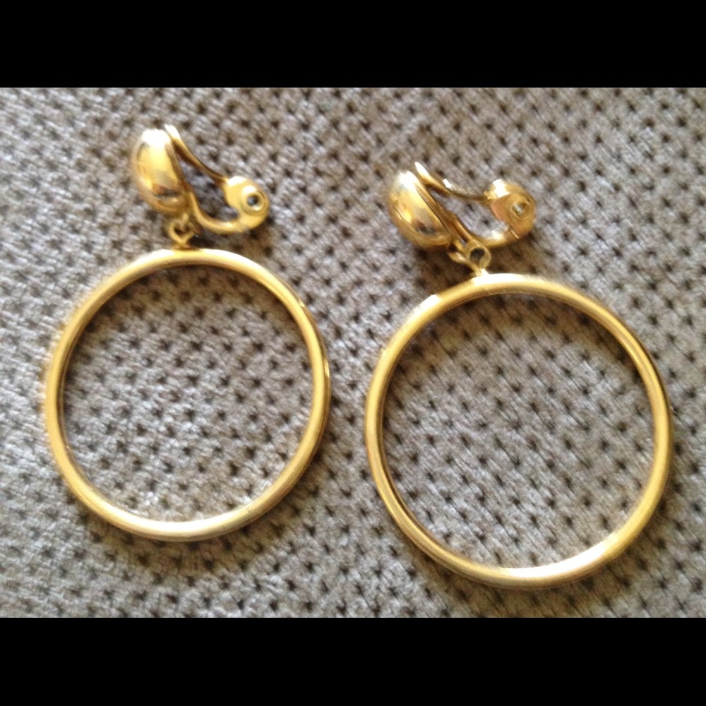 Vintage Monet gold tone earrings