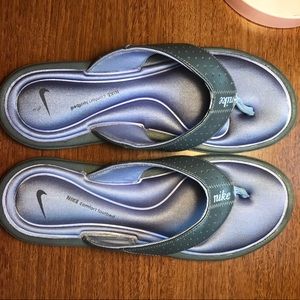 Nike comfort footbed flip flops