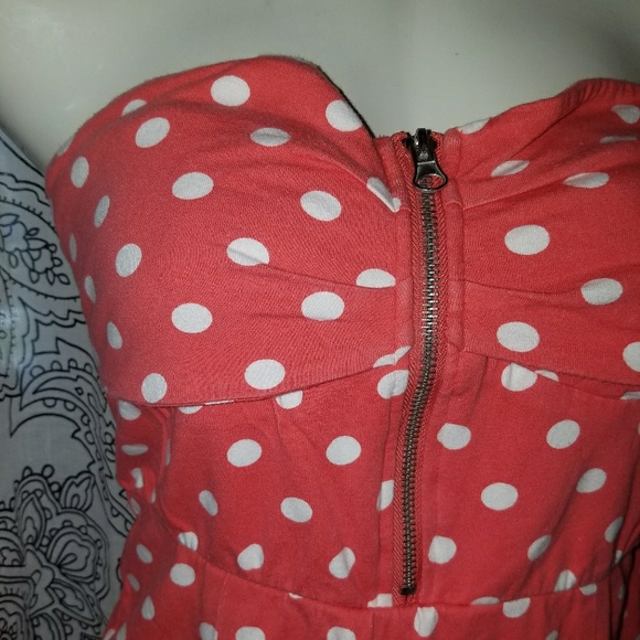 Forever 21 Strapless Dress with Front Zipper - Picture 2 of 3