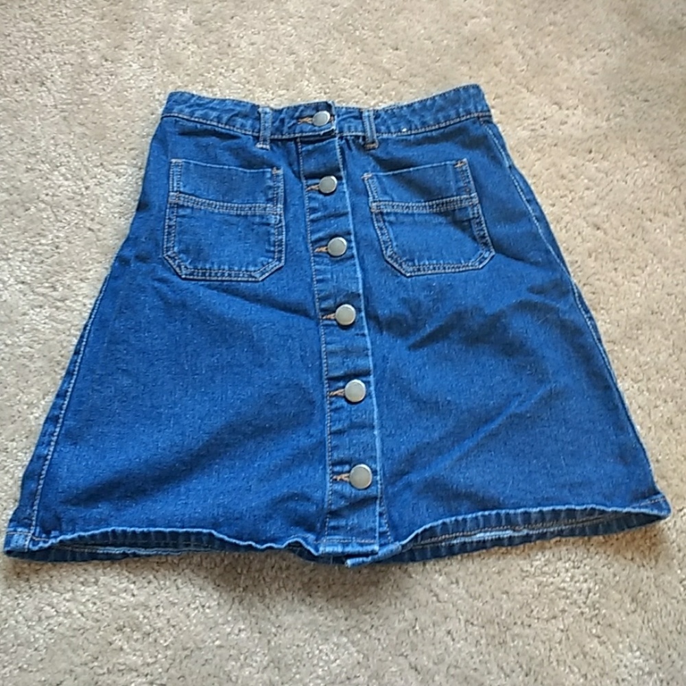 Moving on Wed! Everything must go🎉denim skirt