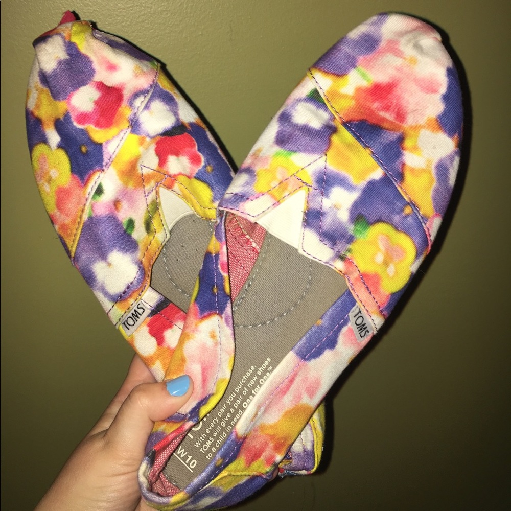 Brand new size 10 Toms