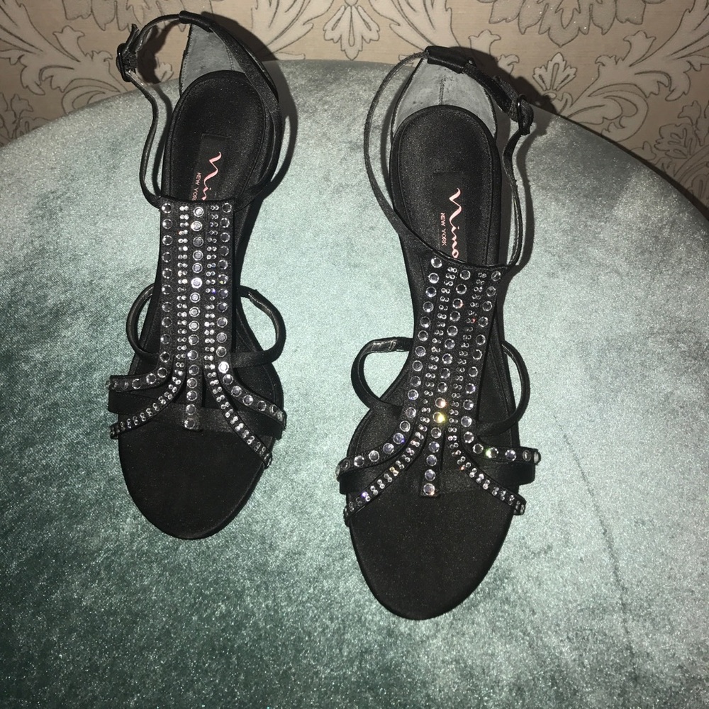 Nina NY Heels perfect for a night out ‼️