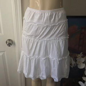 LIMITED TOO:| Junior's Ruffled Lace Skirt.Size:10.