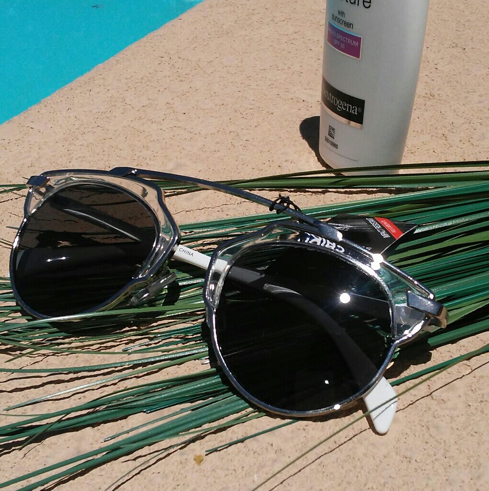 🔹Free with Purchase🔹