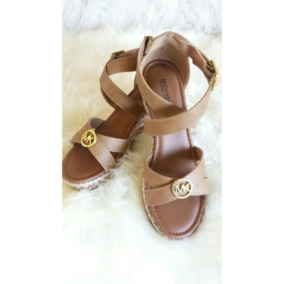 big girl sandals size 4