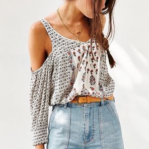Ecote urban outfitters off the shoulder top