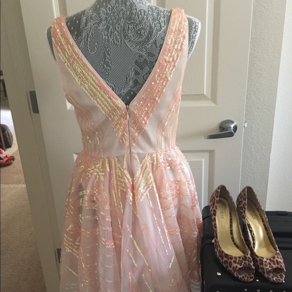 Bebe gown - Picture 3 of 5