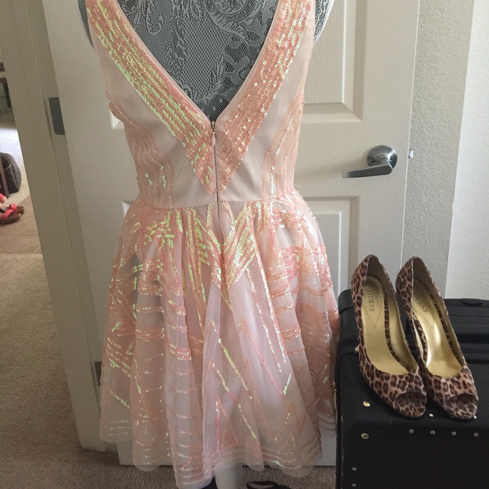 Bebe gown - Picture 4 of 5