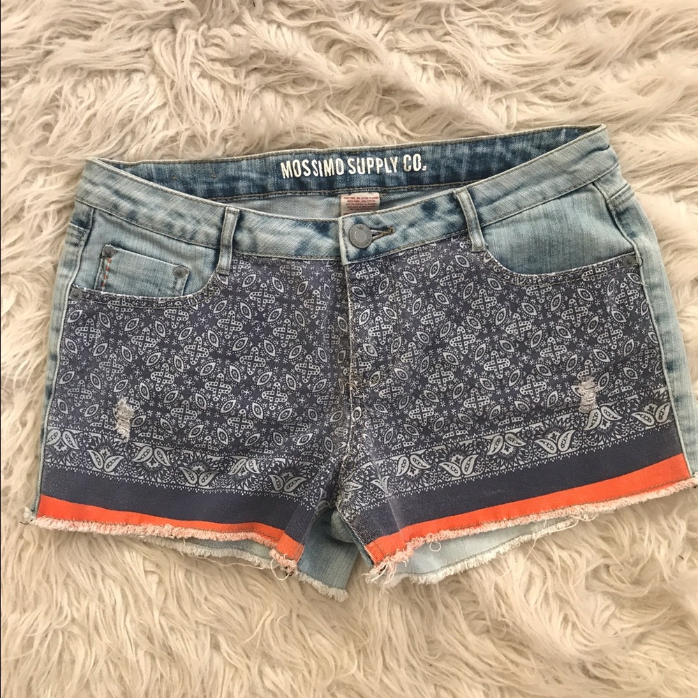 Denim fringe shorts printed design on front