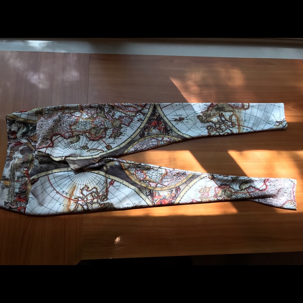 Map patterned leggings