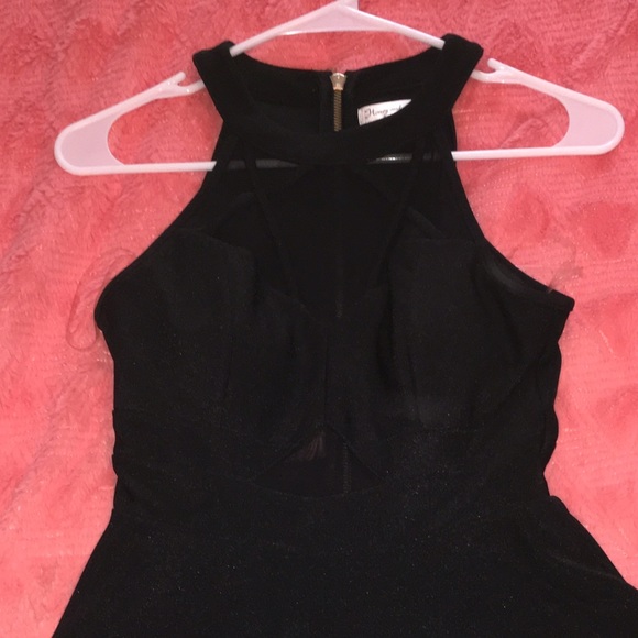 Mesh cut out dress - Picture 2 of 5