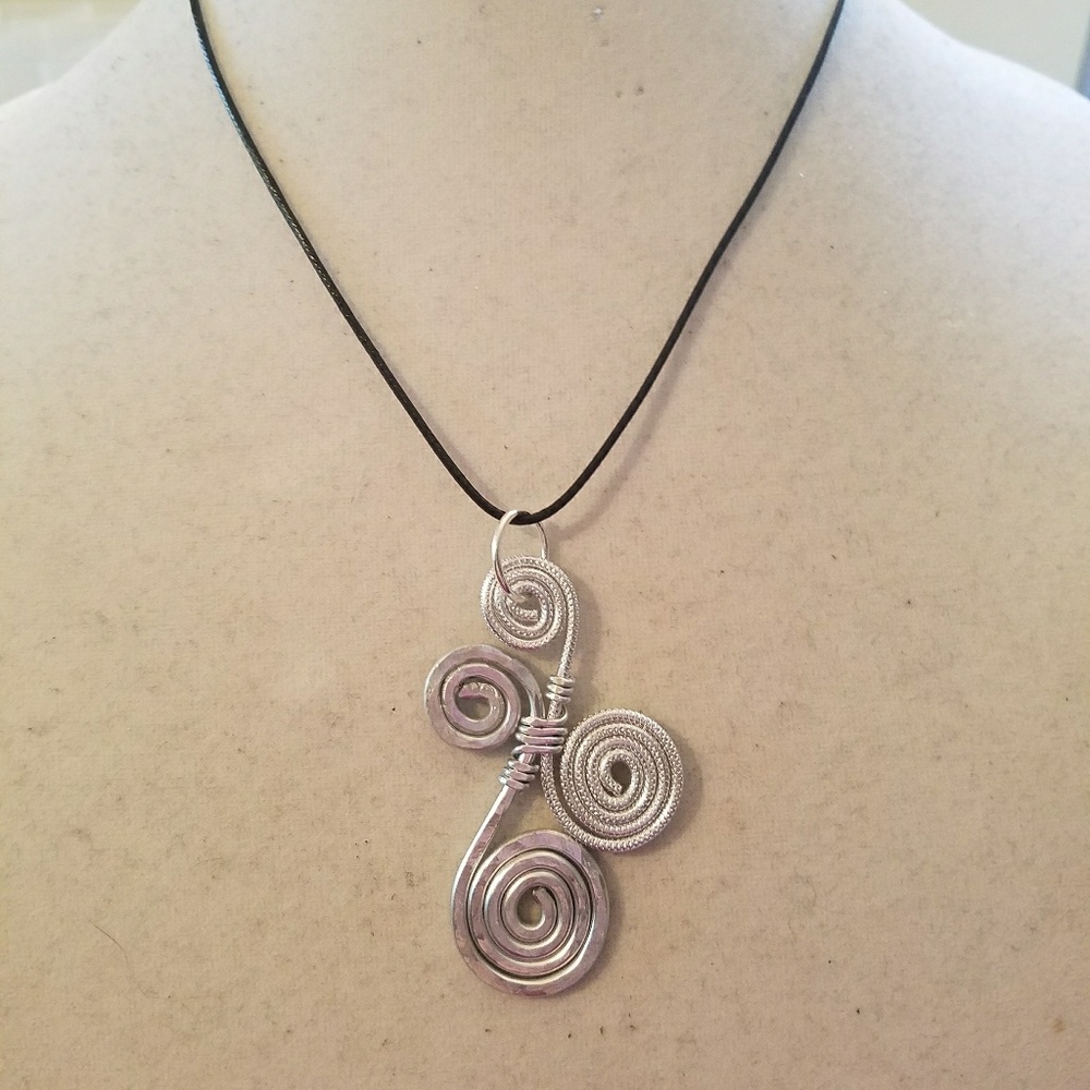 BEAUTIMOUS NECKLACE!!!!