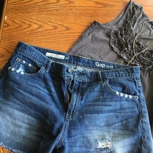 Gap Original Best Girlfriend distressed cutoffs