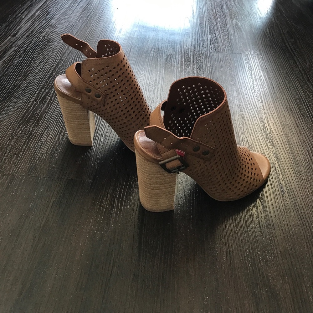 Camel Heels... - Picture 6 of 6