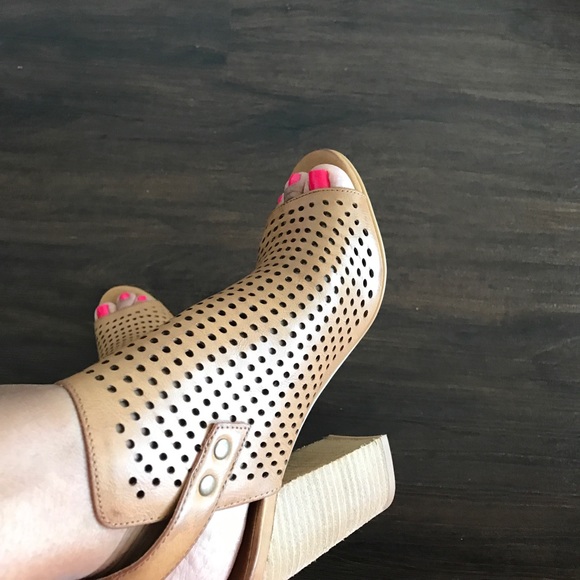 Camel Heels... - Picture 3 of 6