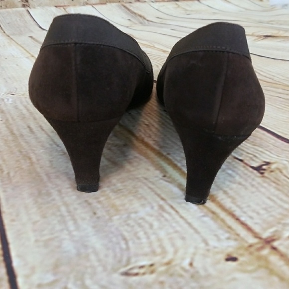 stuart weitzman suede heels