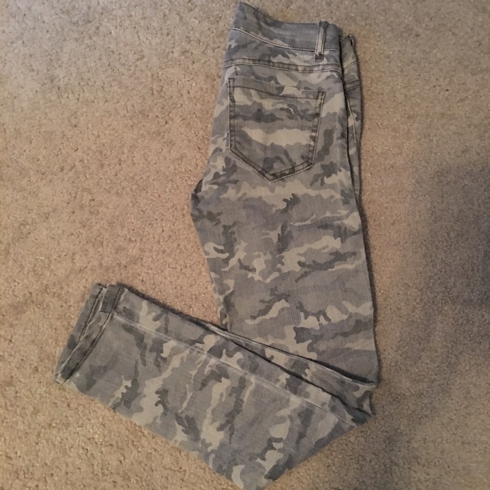Camo Capri jeans