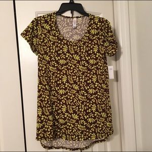 XXS Classic Lularoe Tee with tags, never worn