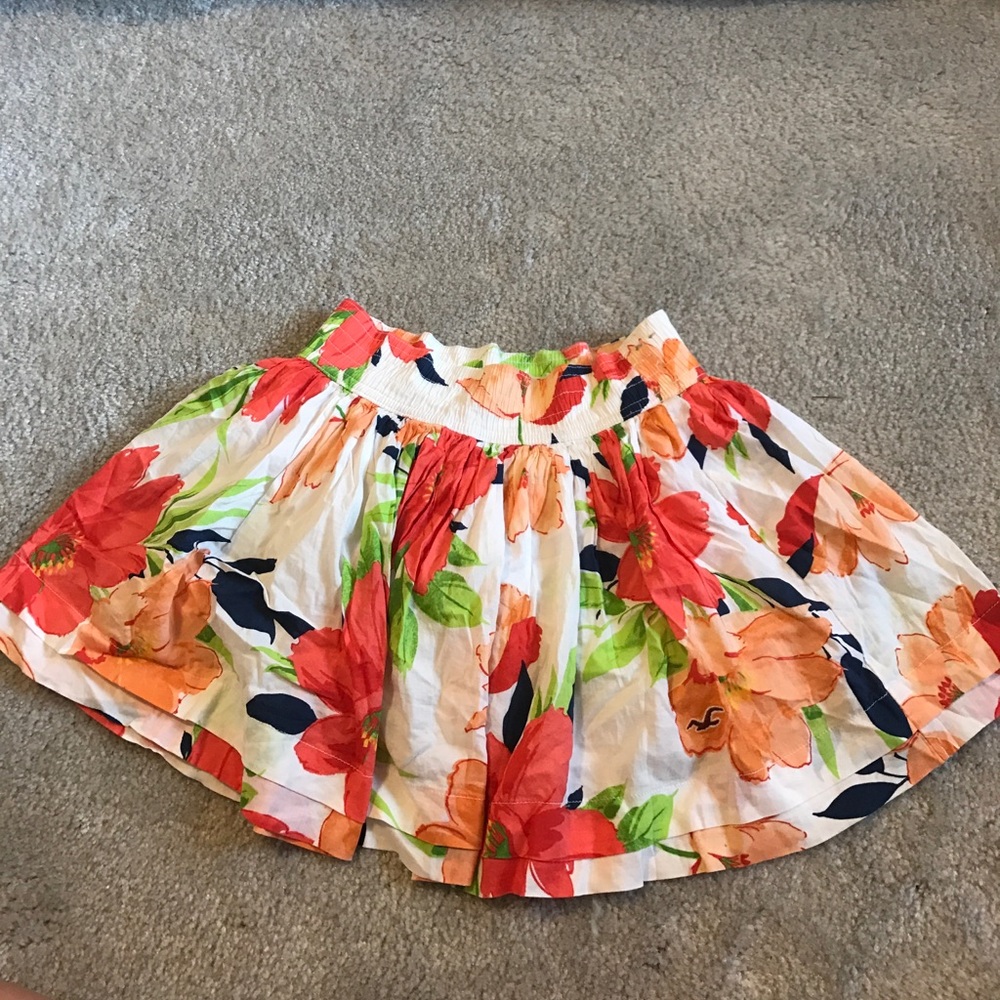 Hollister floral print mini skirt