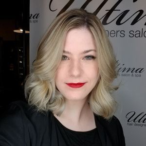 Meet your Posher, Danielle